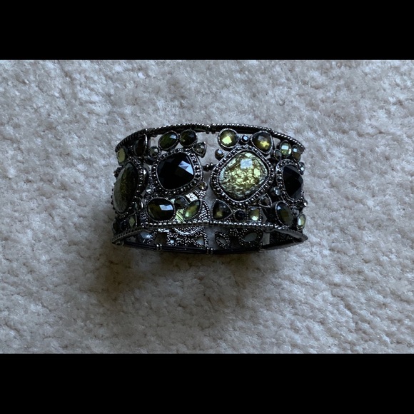 Beautiful Vintage Style Bracelet - Picture 2 of 3